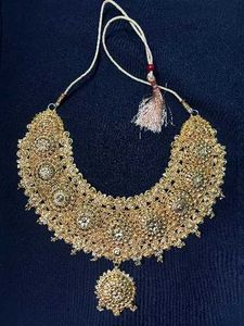 Elegant Gold-toned Necklace