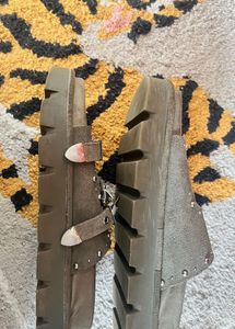 ZARA suede-finish sliders, size 37.