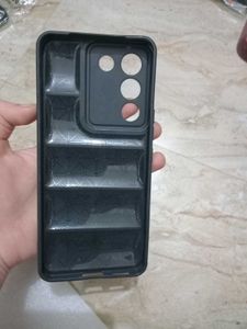 VIVO Y200 BLACK PUFF  COVER