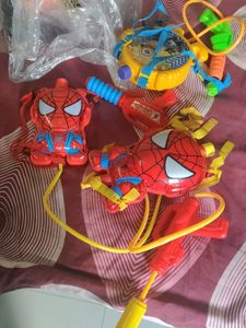 3 pichkari 100 per piece