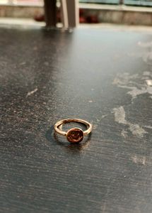 Elegant Gold-toned Ring