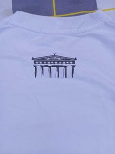 ART Front White Graphic Print Tee