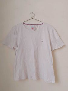 Branded Unisex Tommy Tee.