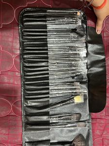 Huge Makeup Brush🖌️🖌️