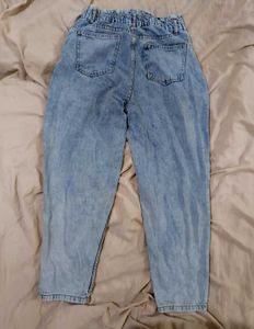 High-Waisted Mom-fit Jeans with free pink crop top