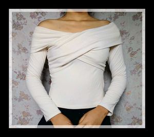 Off-Shoulder Long Sleeve Top