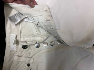 H&amp;M WHITE STRAIGHT FIT JEANS