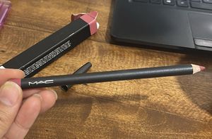 M.A.C Lip Pencil - Soar