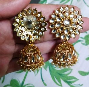 Elegant Kundan Jhumka Earrings