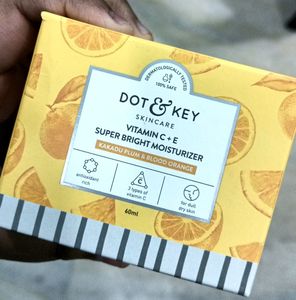 Dot & Key Vitamin C+E Super Bright Moisturizer 💛