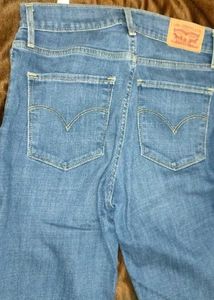 New Me Light Wash Denim Jeans And Levi&#39;s Jean