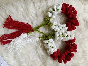 Crochet white and Red flower 2 Gaajra