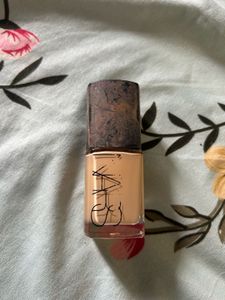 NARS Sheer Glow Foundation Authentic