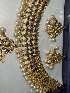 Elegant Kundan Necklace Set