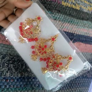 Earrings With Maagtika