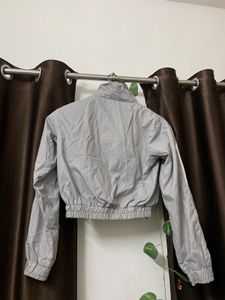 Light weight wind jacket
