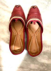 Maroon Ethnic Jutti