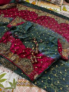 Welvet Finishing Haevy Jardosy Work Saree