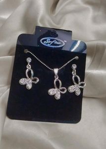 Pendent Set