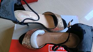 Dazzling Golden Heels 👠🌞