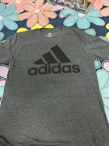 Adidas Tshirt