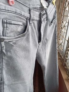 Grey Denim Jeans 👖