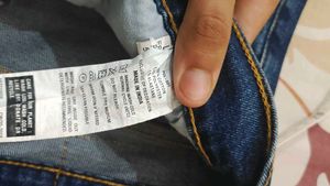 Levi&#39;s Ripped Jeans For Men