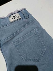 Frayed Hem Light Wash Jeans