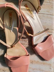 Donear Peach Block Heels Used Size 6