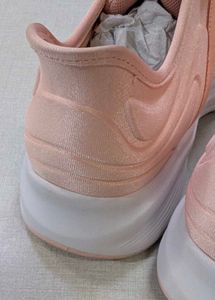 Women&#39;s Woodland Sneaker Size 8🔥