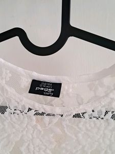 Off-shoulder Lacy Top