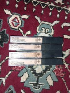 Eyeshadow Highlighter Blush &amp; Concealer Combo