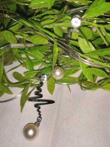 Heartbeat Stone And Pearl Earings