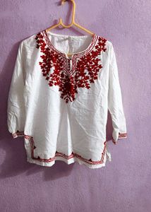 Embroidered White Top🩷✨