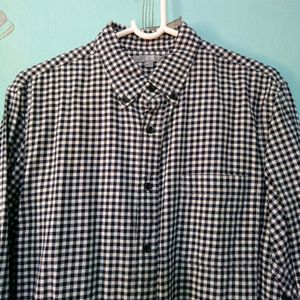 Uniqlo Unisex Shirt.