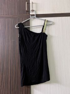 Stylish Top With Sequins