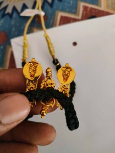 Elegant Black Thread Necklace