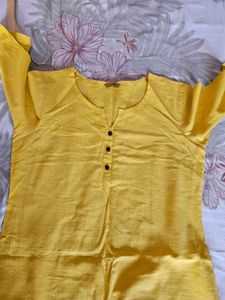 Aurelia Haldi Kurti
