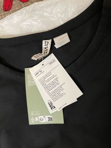 H&amp;M Black Crop Top