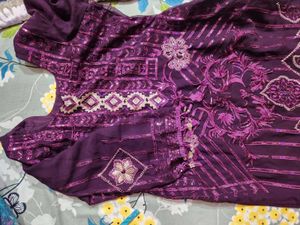 A Beautiful Thread Embroidery Pakistani Suit