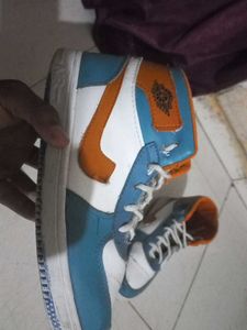 Nike Sneakers - Distressed Condition