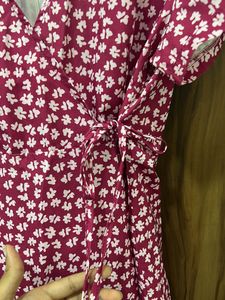Pretty Meron Floral Dress With Strings