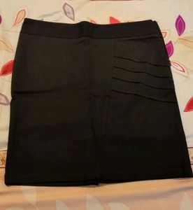 Chic Black Skirt with side zip