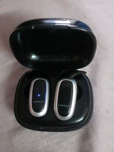 VRRN Wireless Earbuds with Charging Case