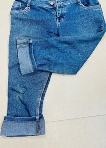Set Of 4 Jeans And 2 3/4ths (total 6)