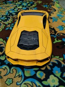 Yellow Lamborghini Aventador car model.