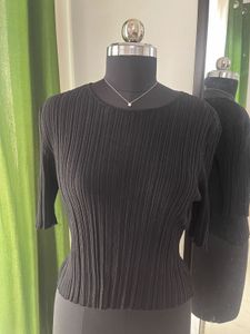 H&amp;M Black Ribbed Top