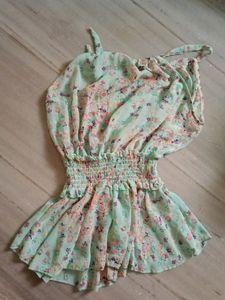 Beautiful Hulter Neck Flowered Print Top.