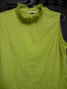 Dressberry: Green Top