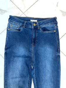 Brand: Allen Solly